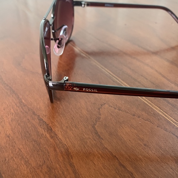 Fossil Brown Sunglasses - Picture 3 of 11